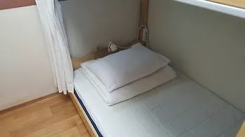 Happy Tree Guesthouse - Hostel Seoul South Korea
